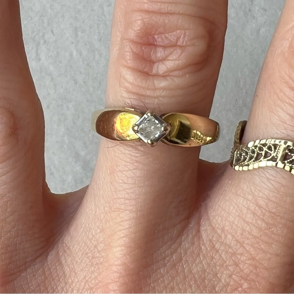 10kt solid gold princess cut diamond ring